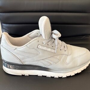 Reebok Gray Sports Footwear